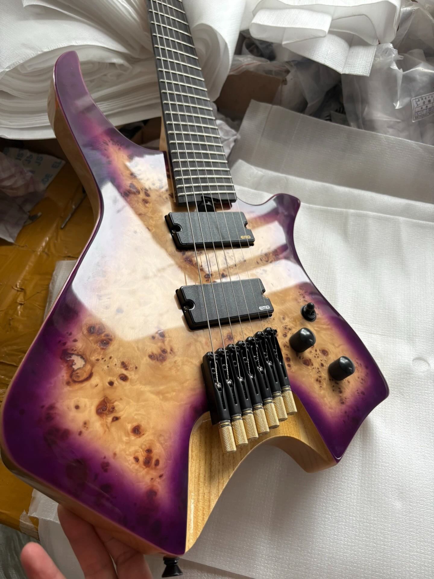Custom 7 Strings Headless Electric Guitar with Fanned-fret Fingerboard, Ash Body with Burl Top Veneer, Active Pickups, Accept Guitar OEM