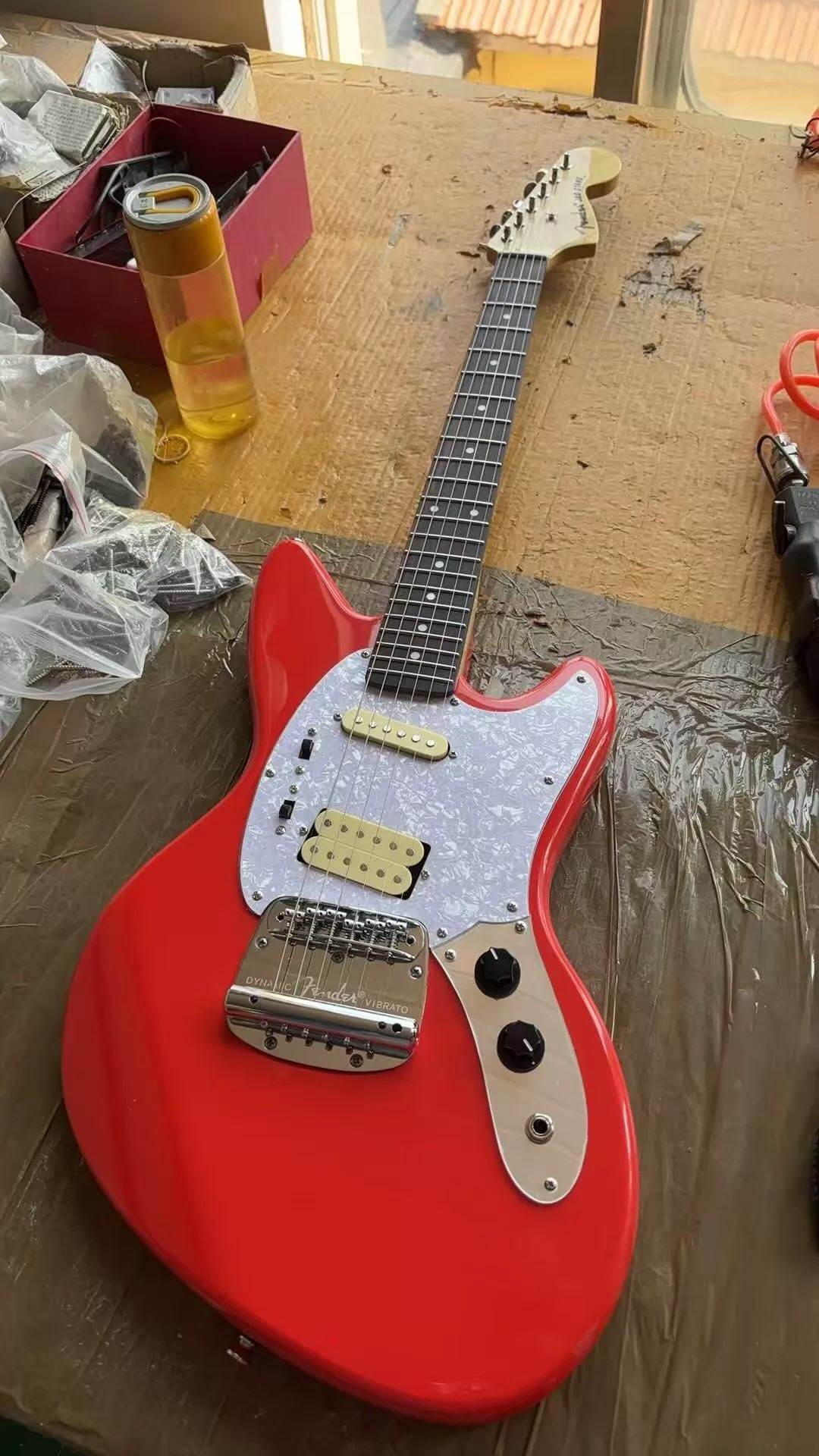 Custom Factory 6 Strings Mustang Electric Guitar Rosewood Fretboard 610 Scale Customizable Color
